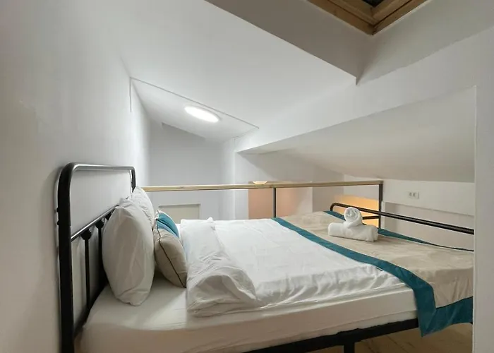宾馆 Piata Uniri Cozy 3*