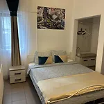 Piata Uniri Cozy Inn 3*