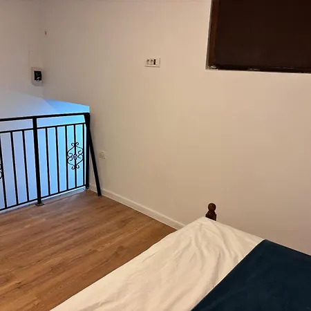 Piata Uniri Cozy Мініготель