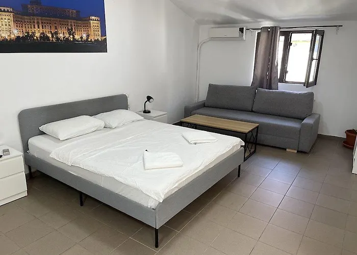 Piata Uniri Cozy Мініготель