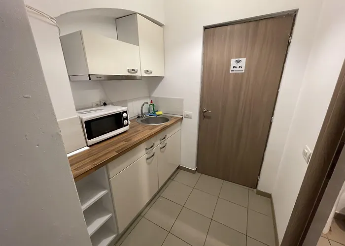 Piata Uniri Cozy Мініготель