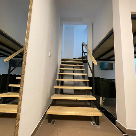 Piata Uniri Cozy بيت ريفي